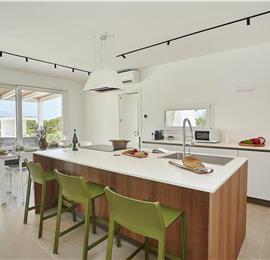 4 bedroom villa with pool, Castellammare del Golfo, sleeps 8-10